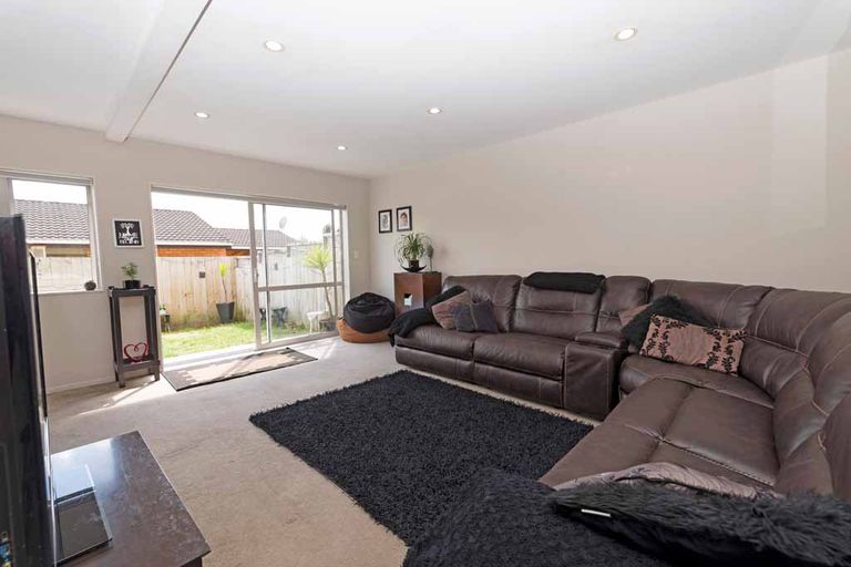 Photo of property in 15/45a Swanson Road, Henderson, Auckland, 0610