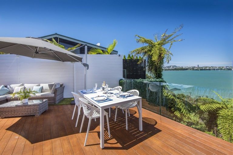 Photo of property in 2/26 Tizard Road, Birkenhead, Auckland, 0626