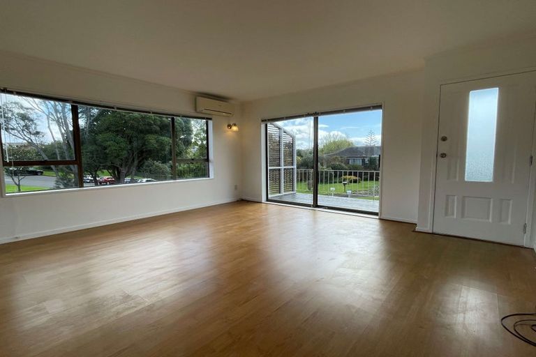 Photo of property in 1/29 Rapallo Place, Farm Cove, Auckland, 2012