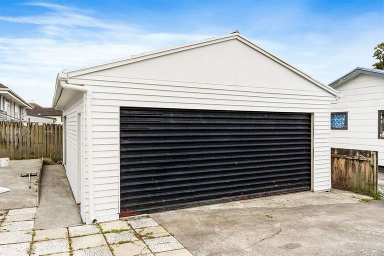 Photo of property in 1/18 Plunket Avenue, Papatoetoe, Auckland, 2104