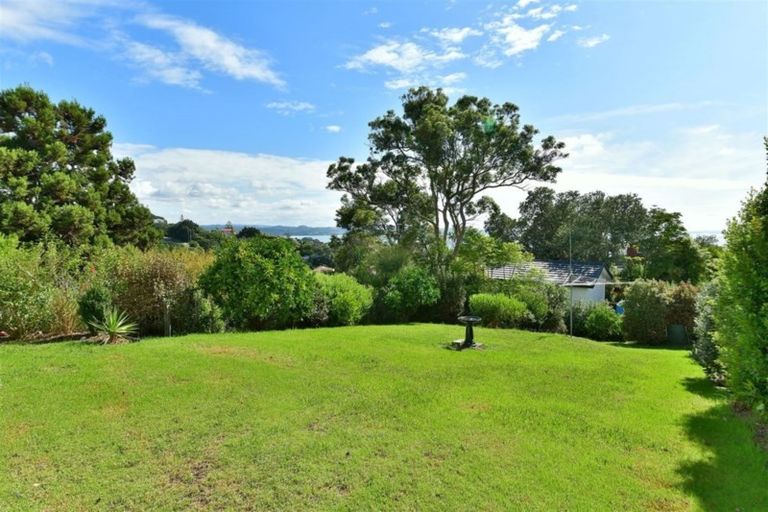 Photo of property in 8 Vipond Road, Stanmore Bay, Whangaparaoa, 0932