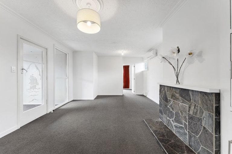 Photo of property in 99 Avonhead Road, Avonhead, Christchurch, 8042