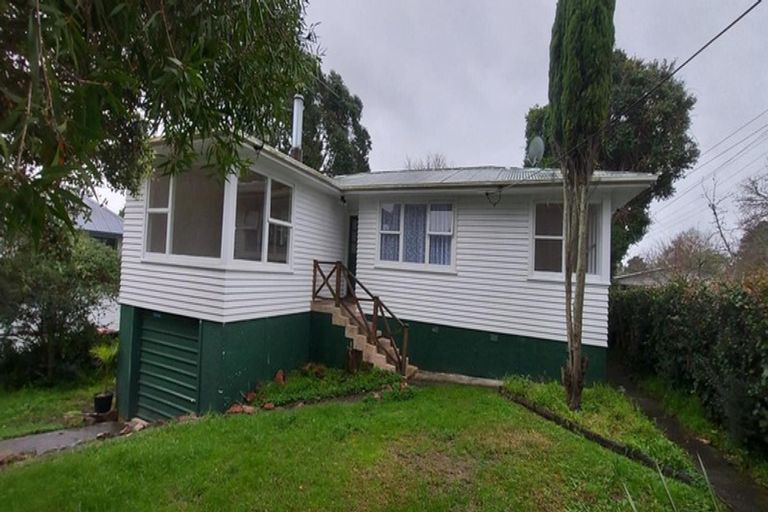 Photo of property in 15 Woodvale Road, Glen Eden, Auckland, 0602
