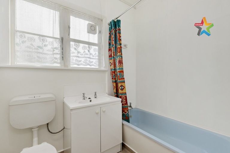 Photo of property in 34 Athlone Crescent, Boulcott, Lower Hutt, 5011