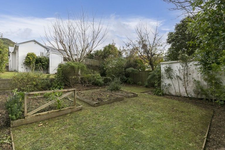 Photo of property in 15 Hathaway Avenue, Karori, Wellington, 6012