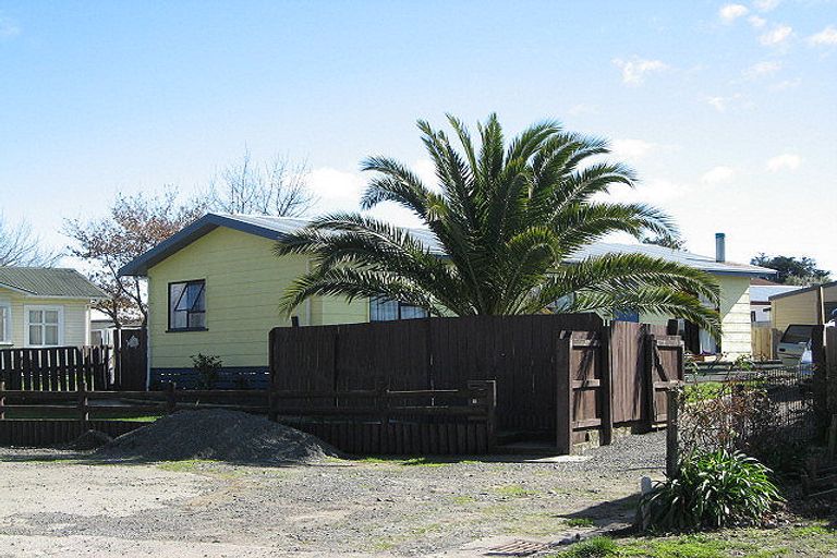 Photo of property in 16 Redwood Drive, Waipukurau, 4200