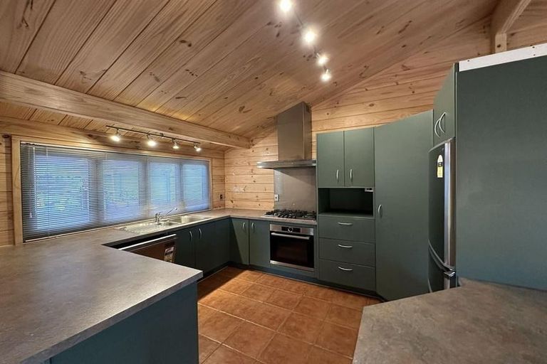 Photo of property in 8a Riverstone Drive, Riverstone Terraces, Upper Hutt, 5018