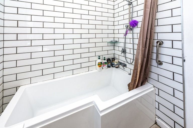 Photo of property in 44 Bignell Street, Gonville, Whanganui, 4501