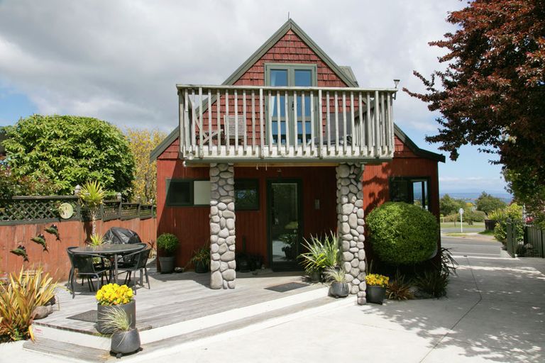 Photo of property in 162 Te Heuheu Street, Taupo, 3330