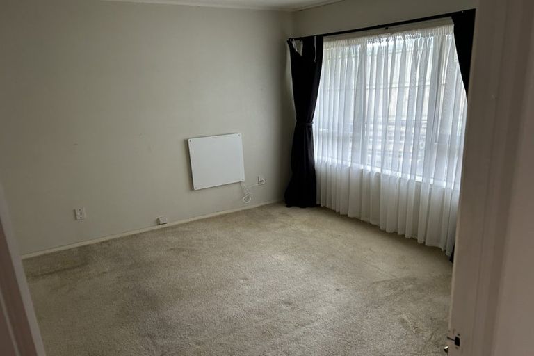 Photo of property in 18 Cornelian Crescent, Half Moon Bay, Auckland, 2012