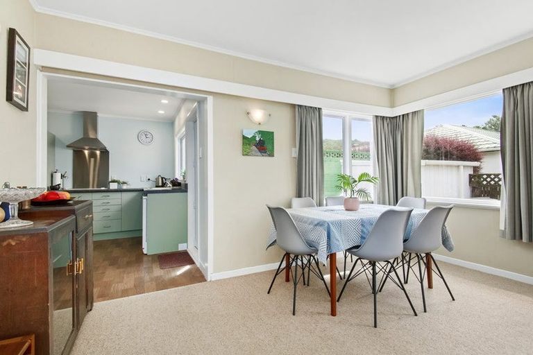 Photo of property in 5 Surrey Street, Tawa, Wellington, 5028