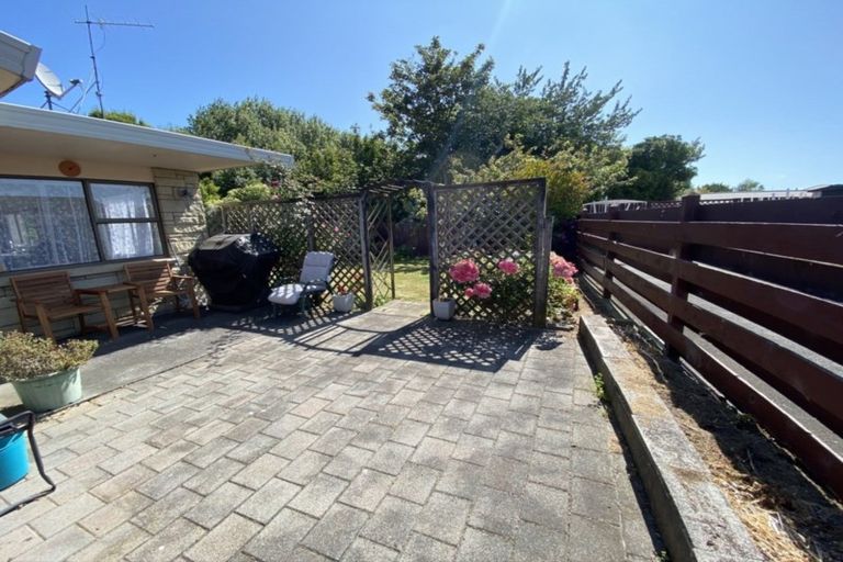 Photo of property in 16 Matai Place, Hawera, 4610