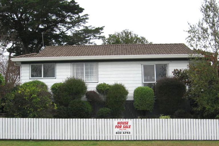 Photo of property in 1/79 Luanda Drive, Ranui, Auckland, 0612