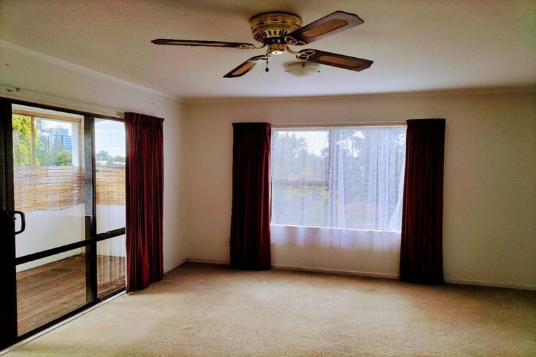 Photo of property in 60 Vintage Drive, Henderson, Auckland, 0612