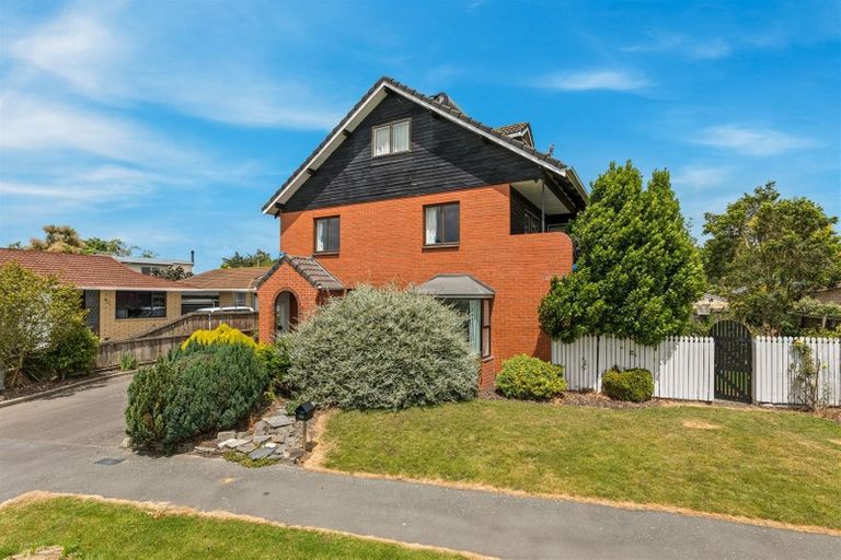 Photo of property in 15 Sawtell Place, Northcote, Christchurch, 8052