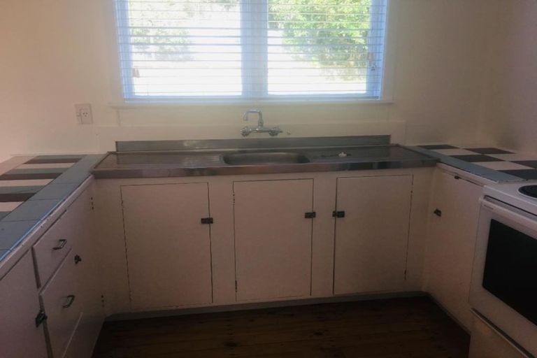 Photo of property in 1b Durham Street, Cannons Creek, Porirua, 5024