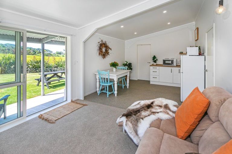 Photo of property in 6 Lois Lane, Hahei, Whitianga, 3591