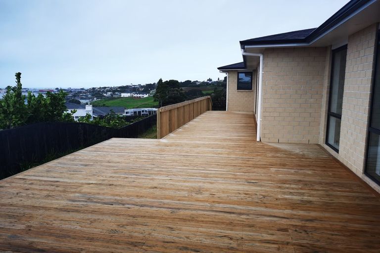 Photo of property in 14 Woodridge Drive, Stanmore Bay, Whangaparaoa, 0932