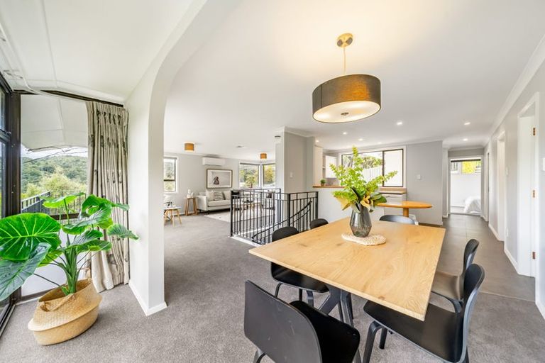 Photo of property in 5 Winchester Avenue, Pinehaven, Upper Hutt, 5019