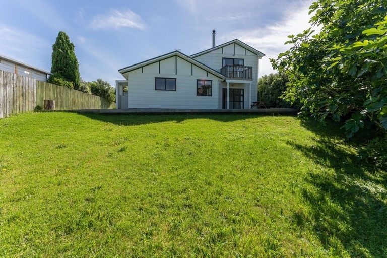 Photo of property in 13 Reeves Street, Waikanae Beach, Waikanae, 5036