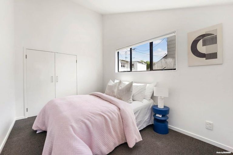 Photo of property in 1/183 Rangatira Road, Beach Haven, Auckland, 0626