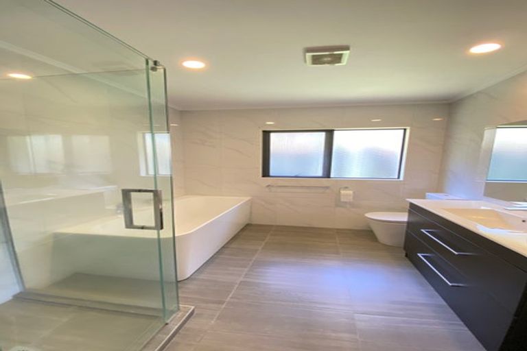 Photo of property in 27 Langana Avenue, Browns Bay, Auckland, 0630