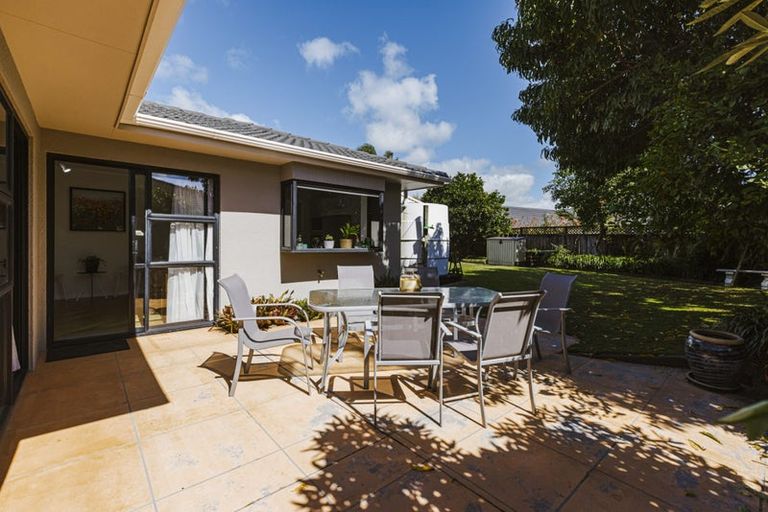 Photo of property in 14 Foxbridge Lane, Conifer Grove, Takanini, 2112