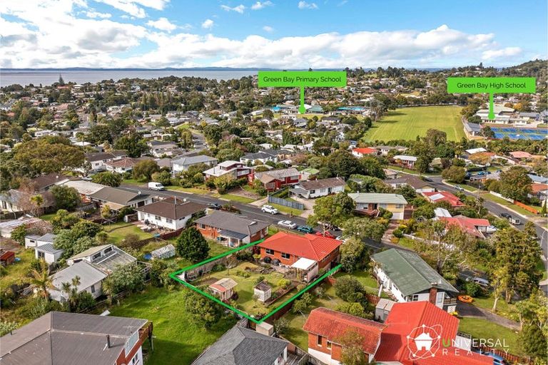 Photo of property in 79 Lantana Road, Green Bay, Auckland, 0604