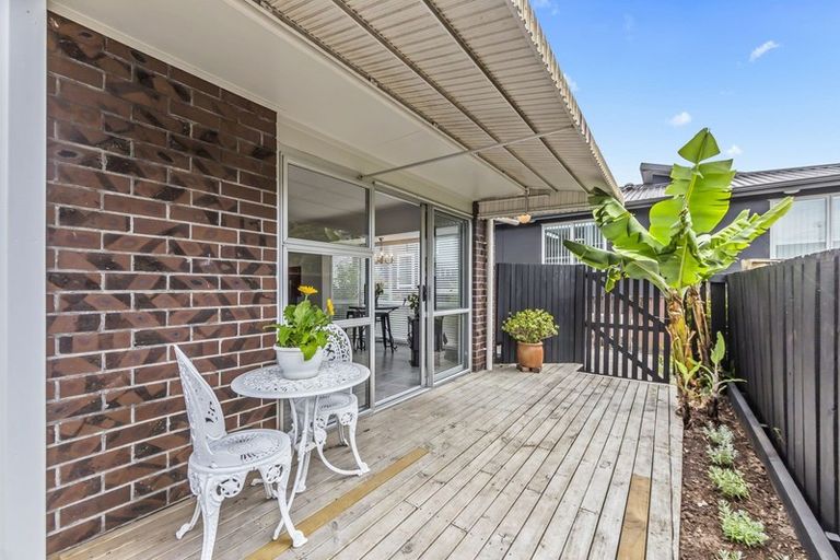 Photo of property in 1/83 Centreway Road, Orewa, 0931