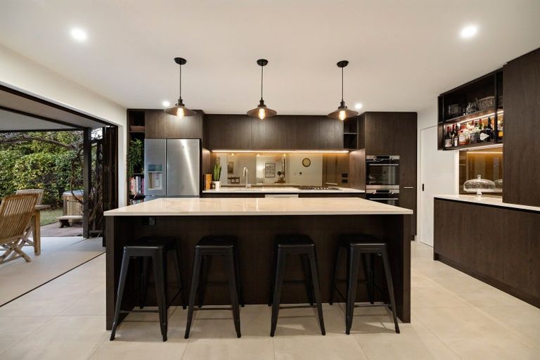 Photo of property in 14 Oregon Drive, Kelvin Heights, Queenstown, 9300