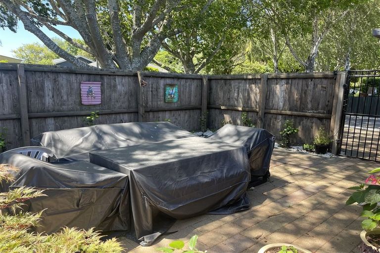 Photo of property in 11a Barnes Road, Redwood, Christchurch, 8051