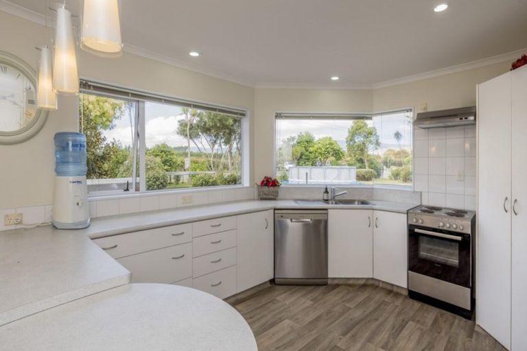 Photo of property in 118 School Road, Te Horo, Otaki, 5582