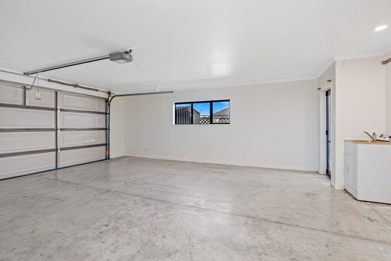 Photo of property in 11 Kihi Place, Ruakaka, 0116