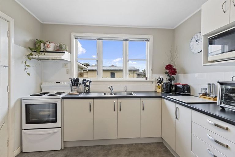 Photo of property in 105 Bassett Street, Burwood, Christchurch, 8083