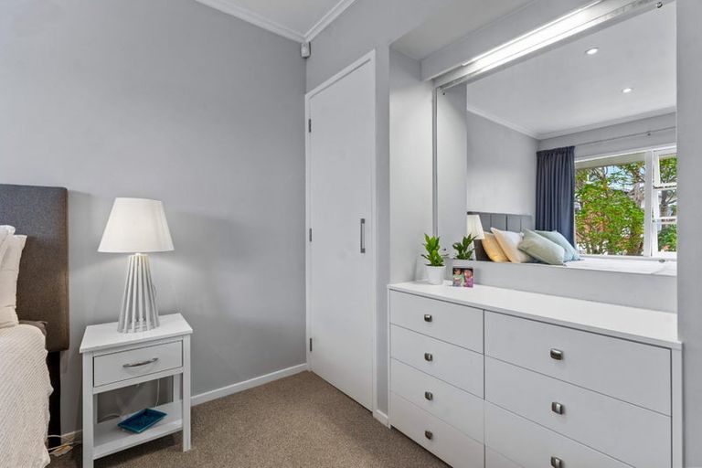 Photo of property in 2/85 Sylvan Avenue, Northcote, Auckland, 0627