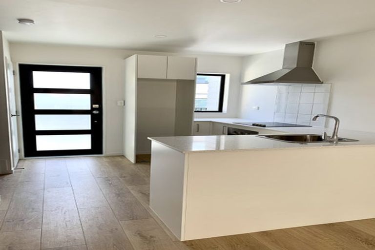 Photo of property in 7/6 South Pacific Place, Henderson, Auckland, 0612