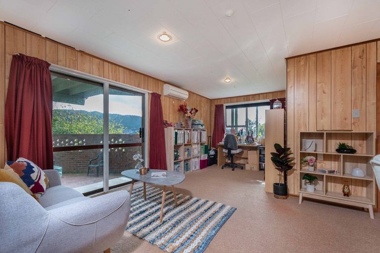 Photo of property in 54 Woodman Drive, Tawa, Wellington, 5028