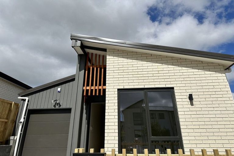 Photo of property in 87 Biokovo Street, Massey, Auckland, 0614