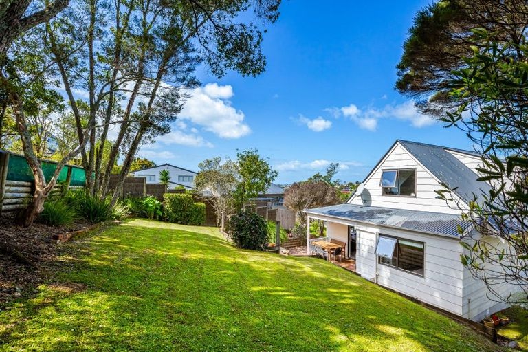 Photo of property in 2/32 Palliser Lane, Browns Bay, Auckland, 0630