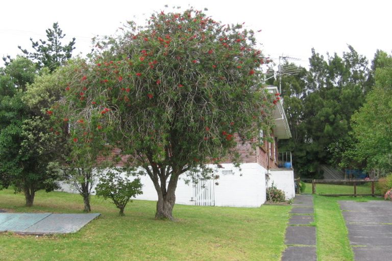 Photo of property in 16 Aeroview Drive, Beach Haven, Auckland, 0626
