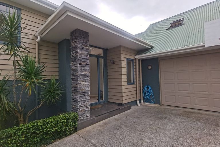 Photo of property in 46a Mellons Bay Road, Mellons Bay, Auckland, 2014