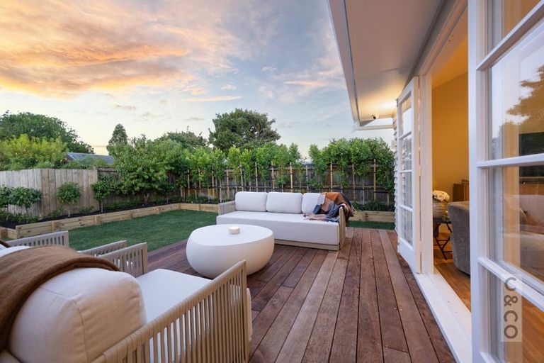 Photo of property in 2 Queen Street, Riverhead, 0820