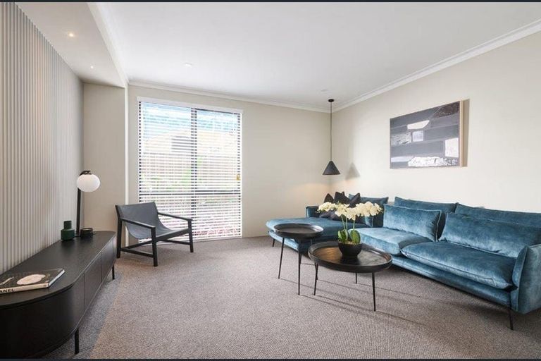 Photo of property in 73 Oak Road, Poraiti, Napier, 4112