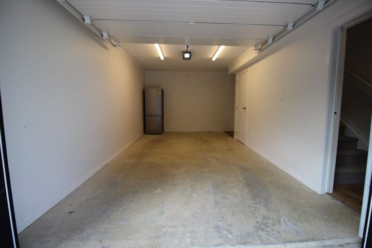 Photo of property in 1c Stott Avenue, Birkdale, Auckland, 0626