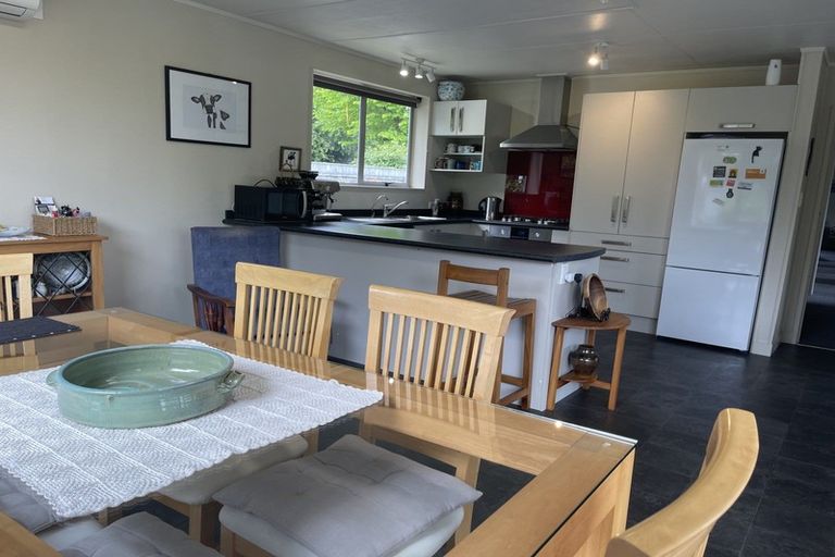 Photo of property in 23 Kereru Street, Two Mile Bay, Taupo, 3330