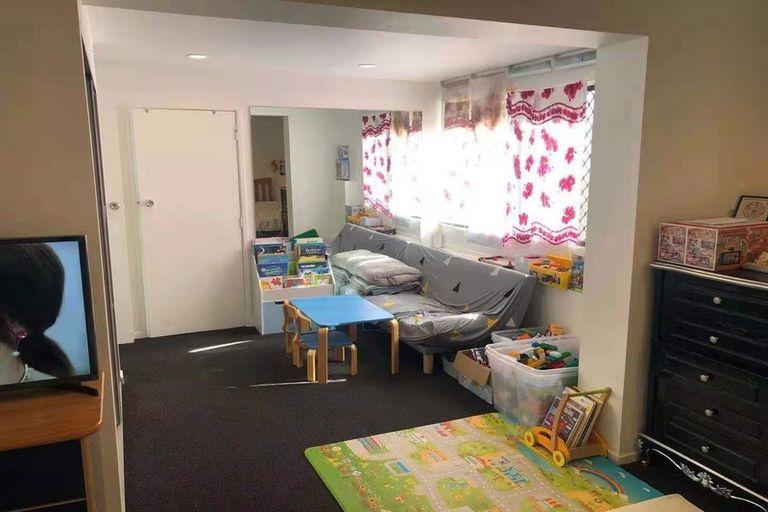 Photo of property in 93 Oaktree Avenue, Browns Bay, Auckland, 0630