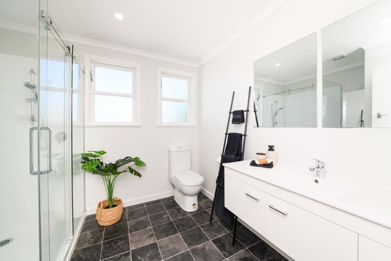 Photo of property in 34 Clyde Crescent, Roslyn, Palmerston North, 4414