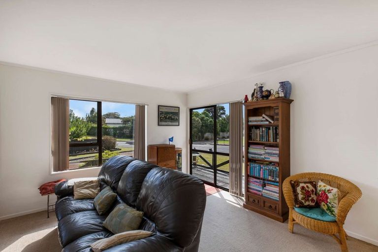 Photo of property in 43 Stevenson Road, Clarks Beach, 2122