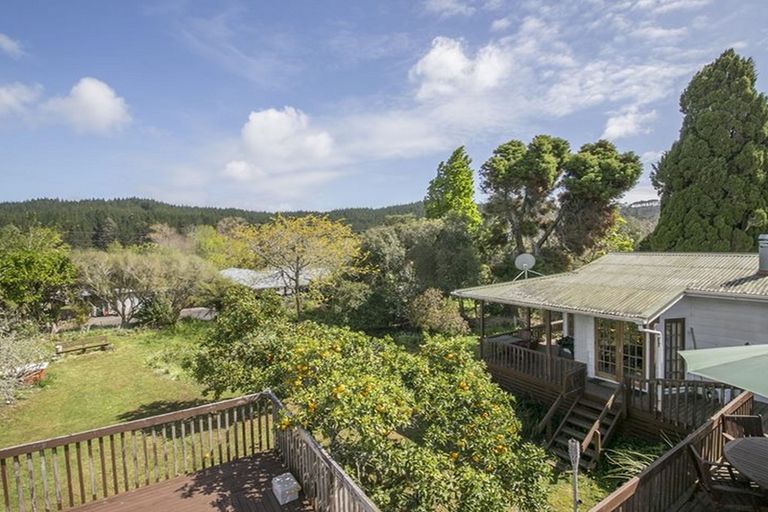 Photo of property in 18 School Road, Riverhead, 0820