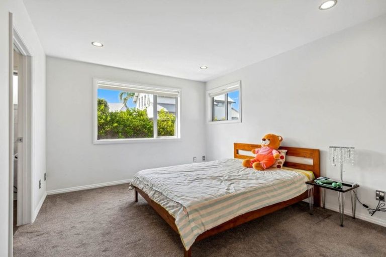 Photo of property in 27 The Avenue, Albany, Auckland, 0632